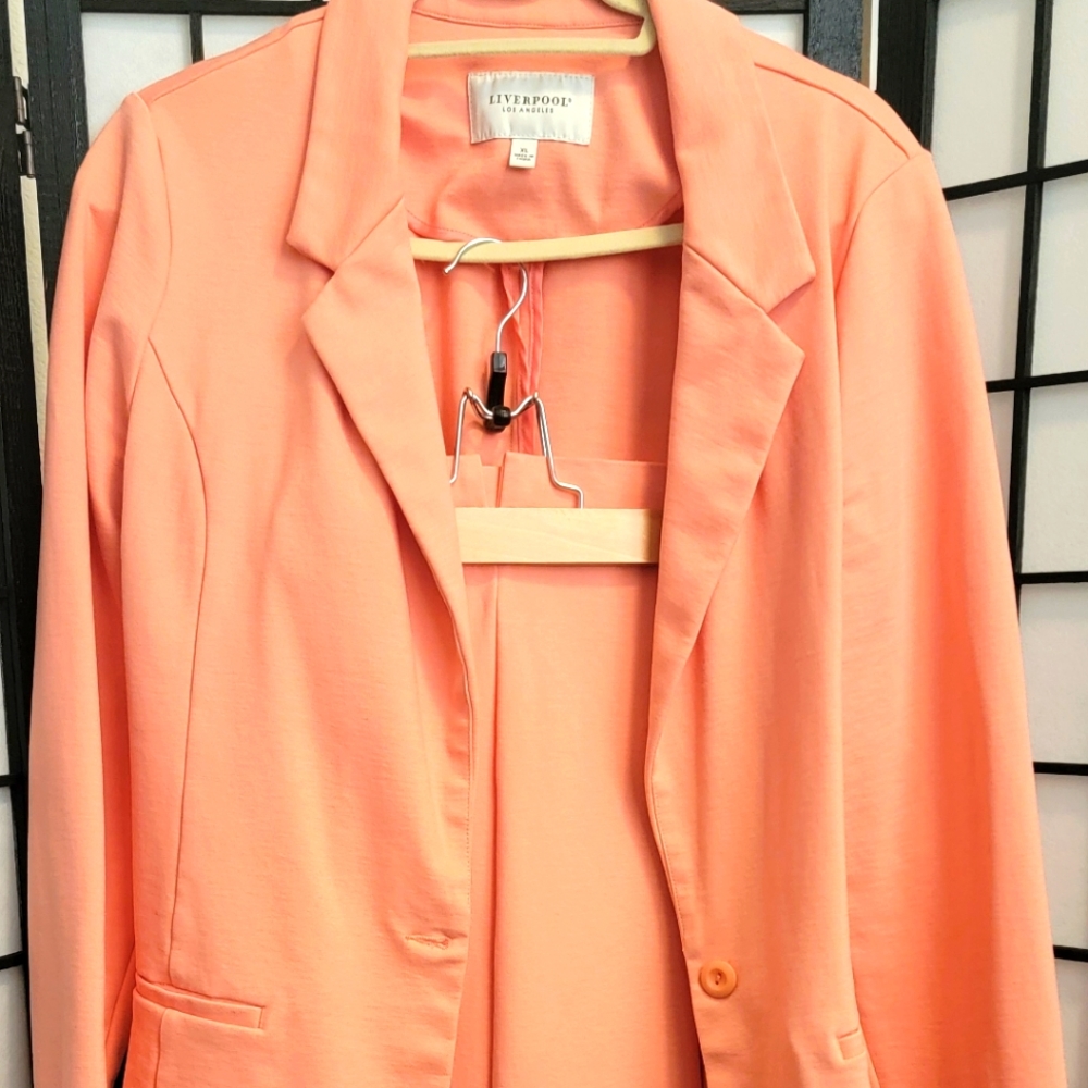 Chic Liverpool Los Angeles XL 2-Piece Suit in Cantaloupe